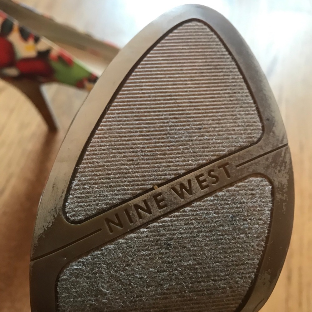 Beautiful Nine West heels - Picture 3 of 4